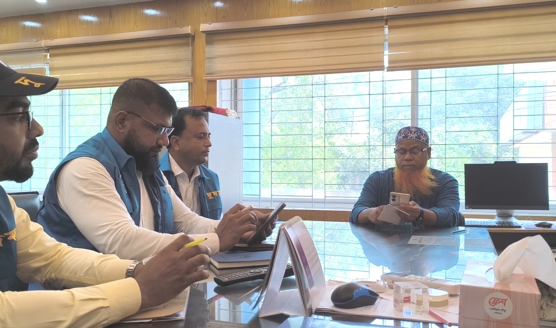 মাদারীপুর সদর হাসপাতালের দরপত্রে অনিয়মের অভিযোগে দুদকের অভিযান